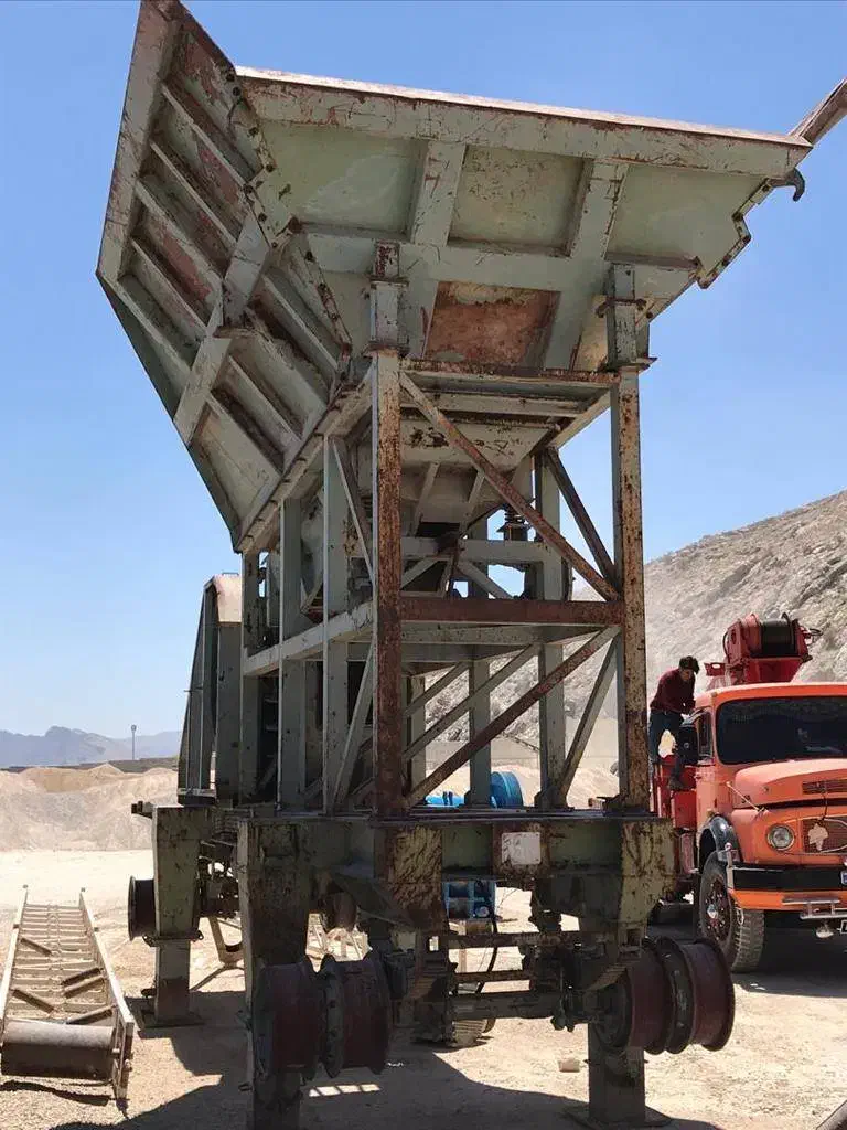 یک دستگاه موبایل سنگ شکن مارک ماینز برگر|ماشین‌آلات صنعتی|مرودشت, مجد آباد|دیوار