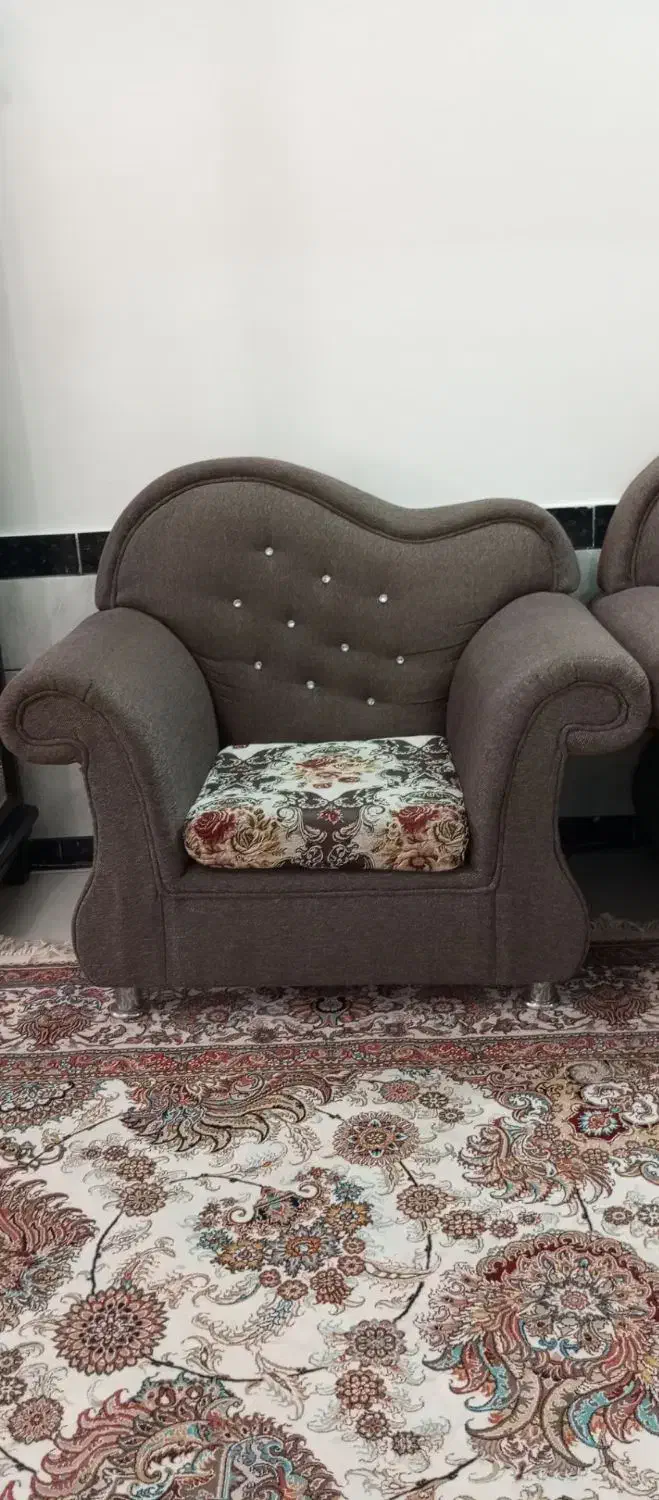 مبل 7 نفره راحتی|مبلمان خانگی و میز عسلی|تربت‌حیدریه, فردوسی جنوبی|دیوار