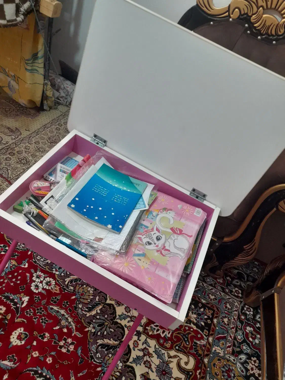 صندلی و میز تحریر|تخت و صندلی بچه|میاندوآب, |دیوار