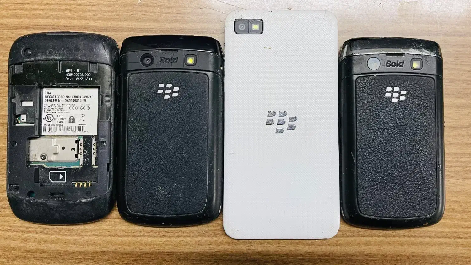 فروش چهار عدد گوشی موبایل بلکبری - BlackBerry|موبایل|لامرد, |دیوار