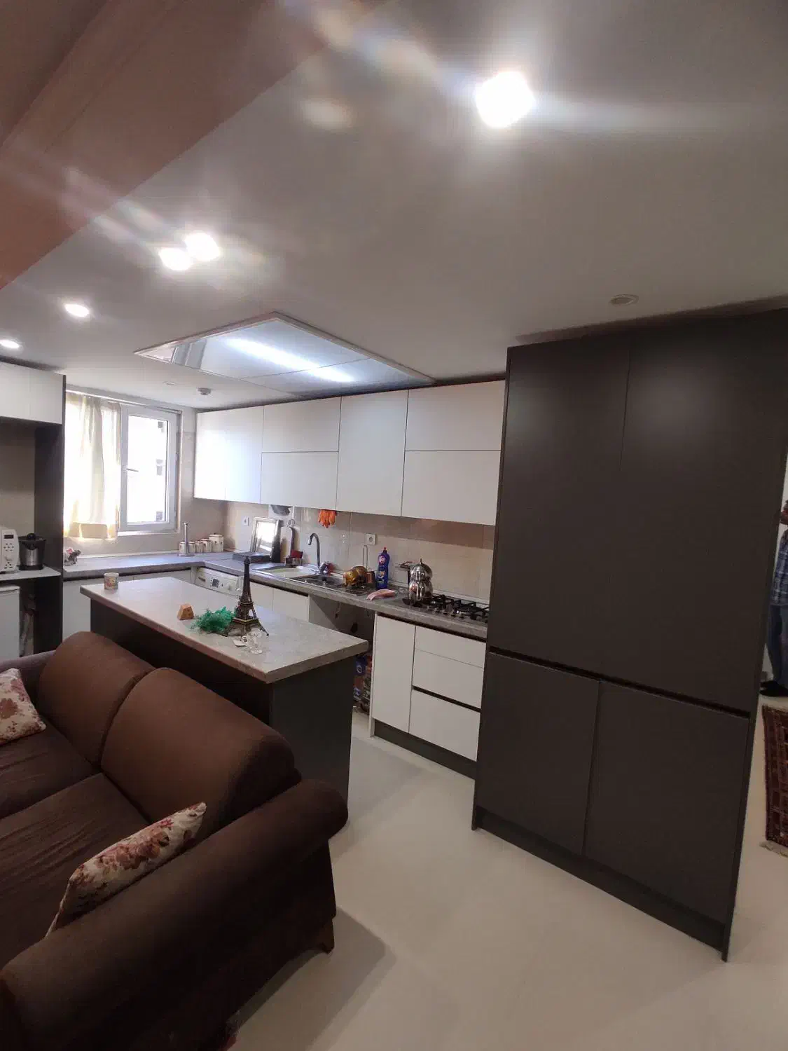 91 متر برج ابشار، جنب رزمال  (کلید نخورده)|فروش آپارتمان|تهران, آبشار تهران (دریاچه)|دیوار