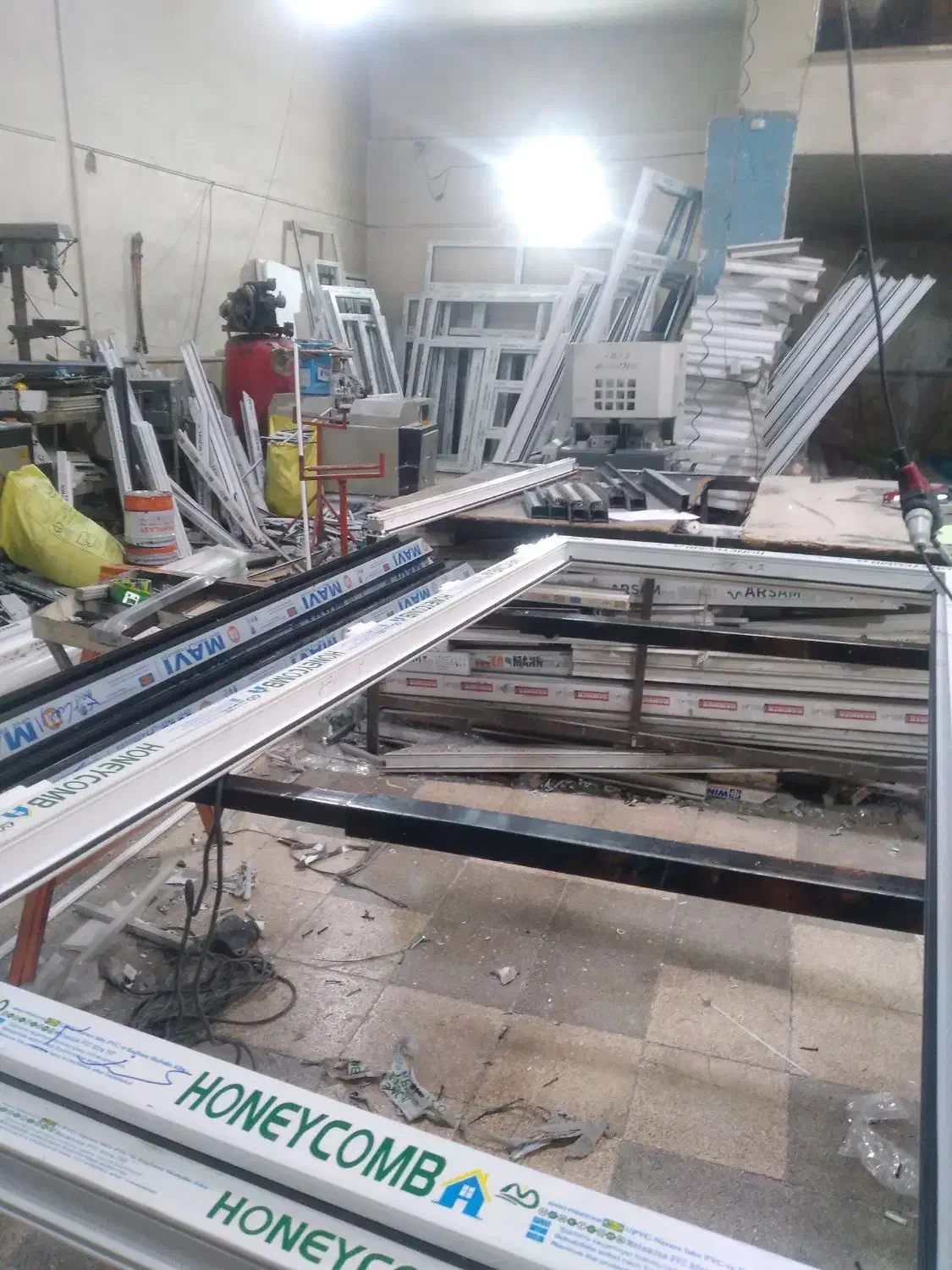 فروش شیشه و درب و پنجره دوجداره upvc و المینیوم|خدمات پیشه و مهارت|مشهد, رسالت|دیوار