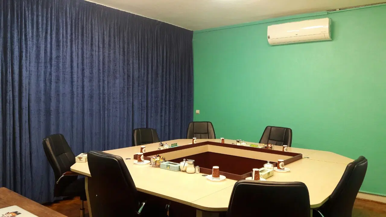میز جلسات|مبلمان اداری|تهران, سید خندان (جلفا)|دیوار