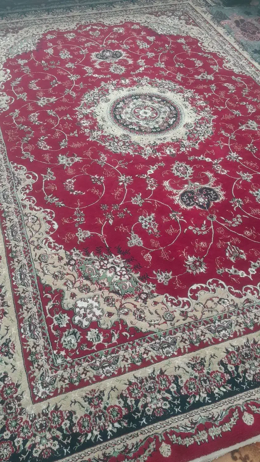 یک عدد فرش در حدنو|فرش|سراوان, |دیوار