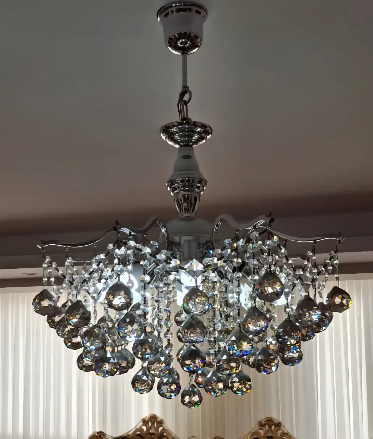 لوستر درحد نو|لوستر و چراغ آویز|میانه, |دیوار