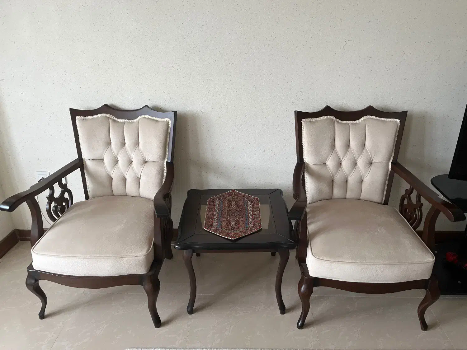 مبل ۷نفره|مبلمان خانگی و میز عسلی|بندر انزلی, جفرود پایین|دیوار