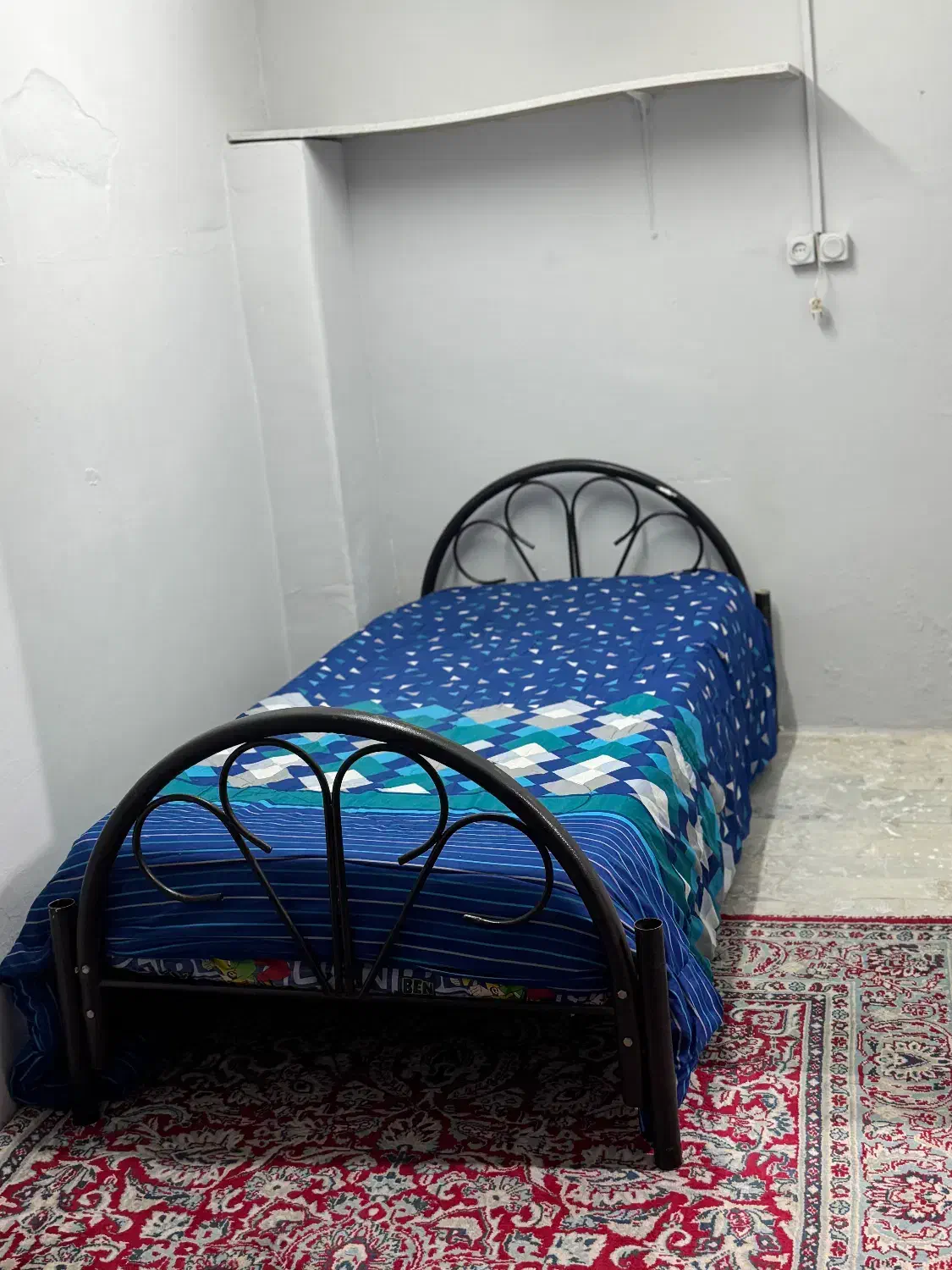 تخت دو نفره و یک نفره|تخت و سرویس خواب|رشت, گلسار|دیوار