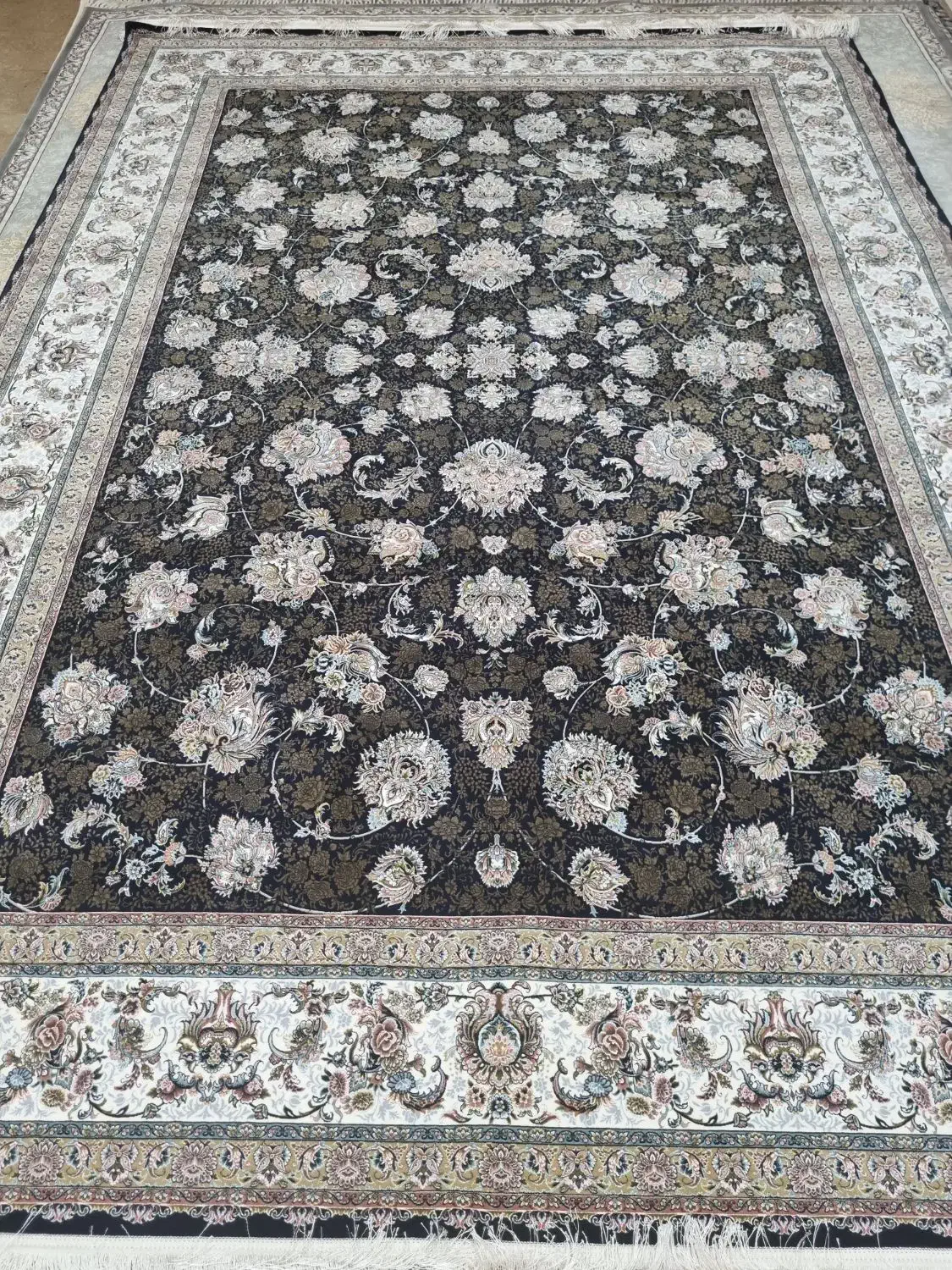 دو تا فرش ۹ متری نو آکبند مناسب جهاز تخفیف دار|فرش|مشهد, شاهد (شهرک غرب)|دیوار
