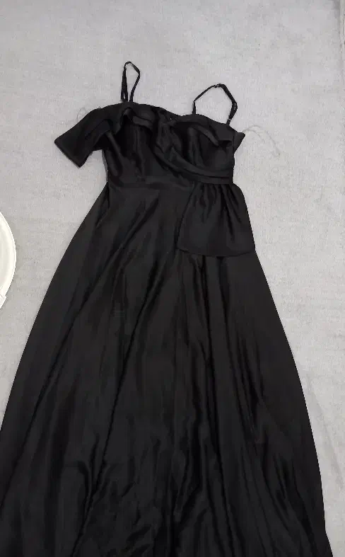 لباس مجلسی نو|لباس|اصفهان, بهارستان|دیوار