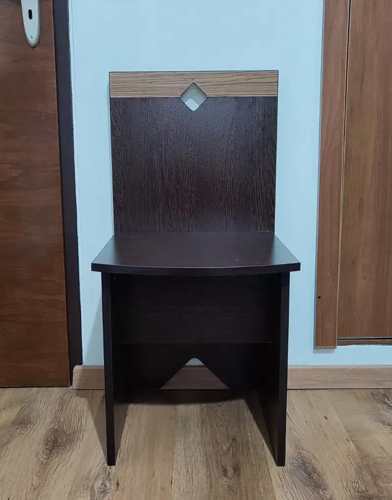 «« یک عدد صندلی بسیار بسیار مقاوم »»|صندلی و نیمکت|کرج, کوی کارمندان شمالی|دیوار