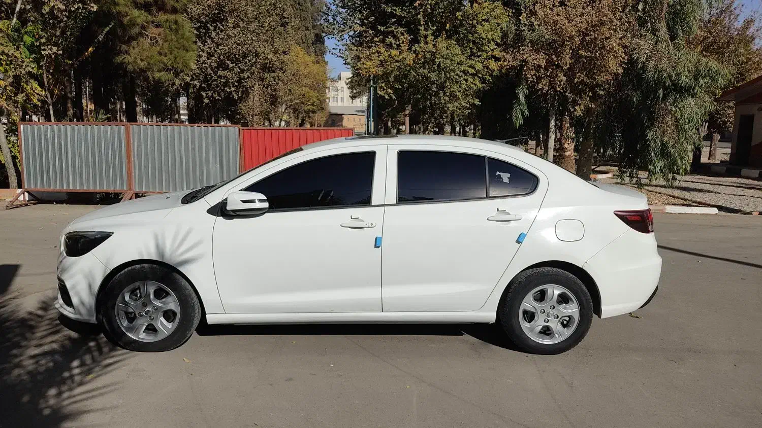 شاهین 402 سانروف، کارمندی|خودرو سواری و وانت|سیرجان, |دیوار