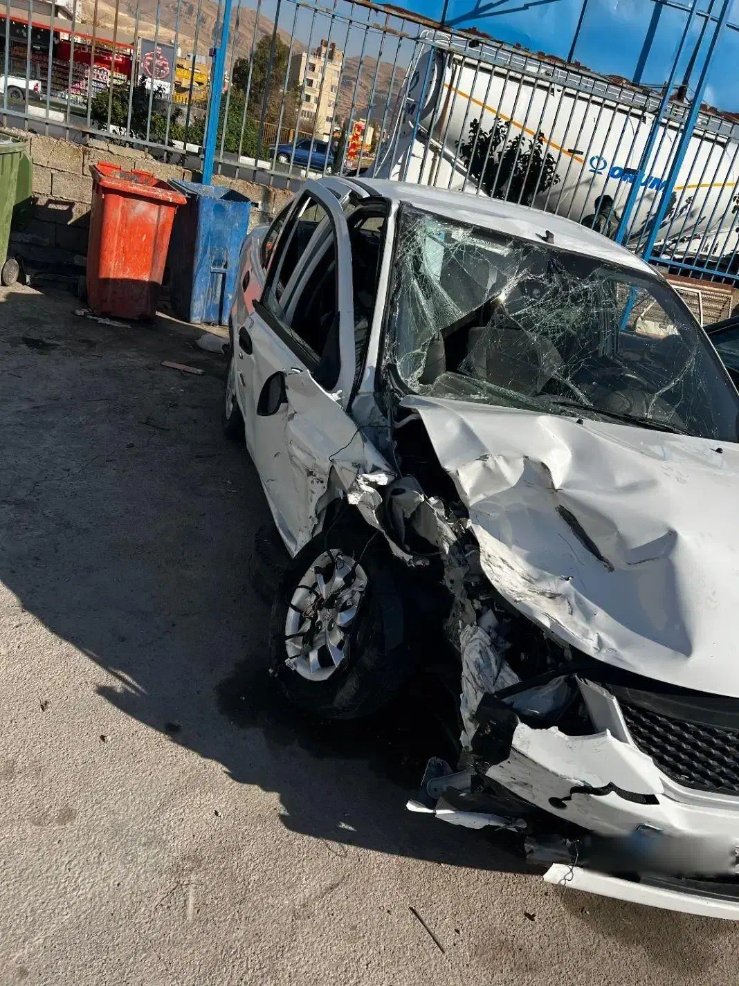 ساینا ۴۰۳ تصادفی|خودرو سواری و وانت|شیراز, محمدیه|دیوار