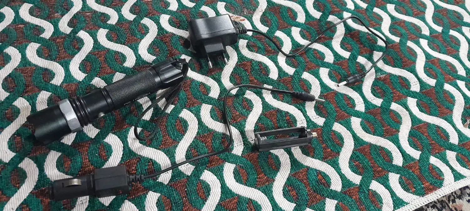 چراغ قوه پلیسی برای سنگ شناسی کاربرد دارد|لامپ و چراغ|مشهد, گلبرگ شمالی|دیوار