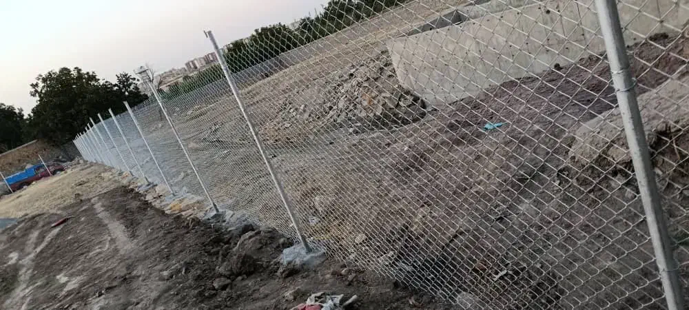 فنس کشی نصف فنس|خدمات باغبانی و درختکاری|رباطکریم, شترخوار|دیوار