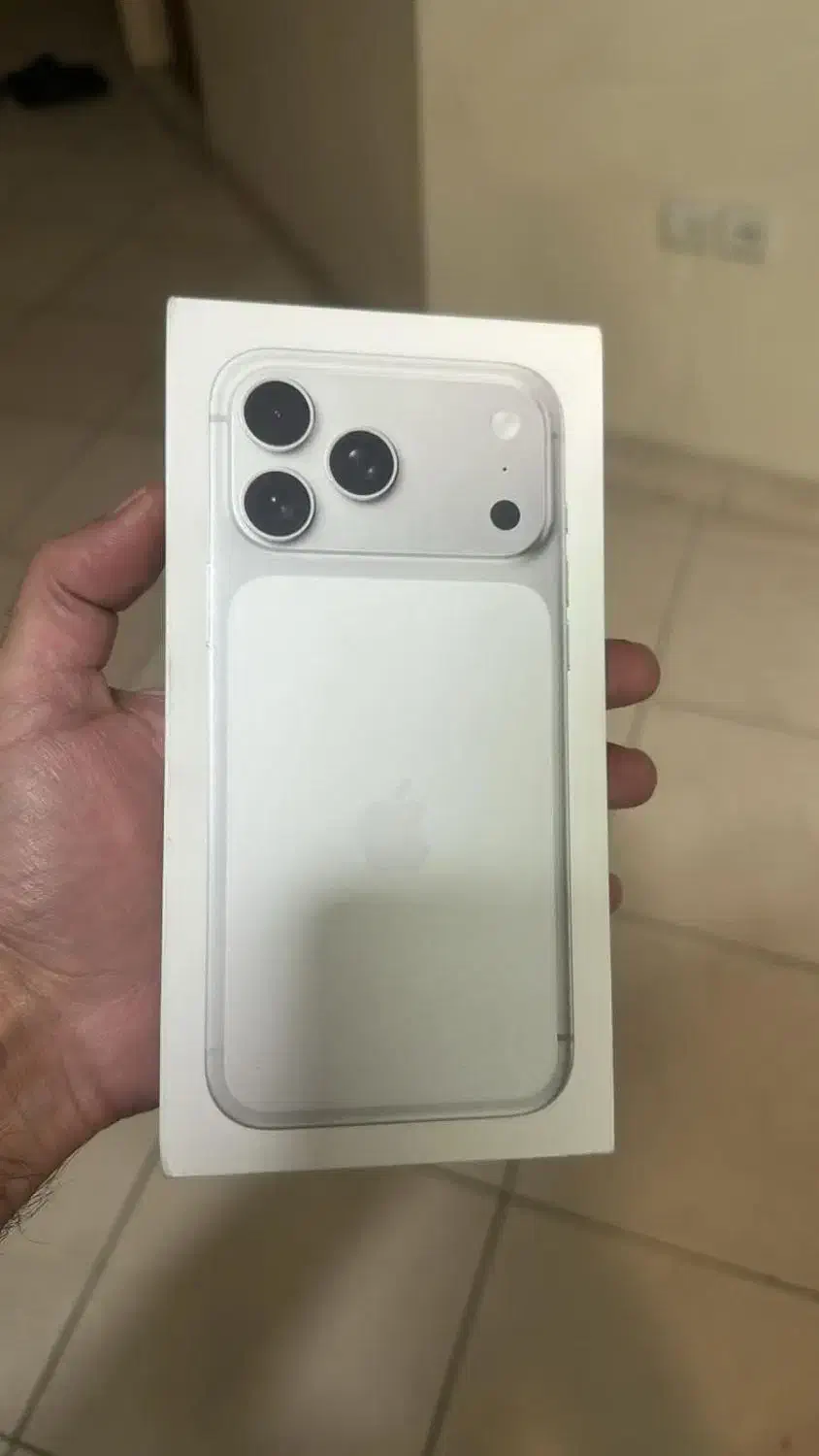 آیفون ۱۷پرومکس ۵۱۲ پک اصلی سفارش لندن|موبایل|شیراز, باغ تخت|دیوار