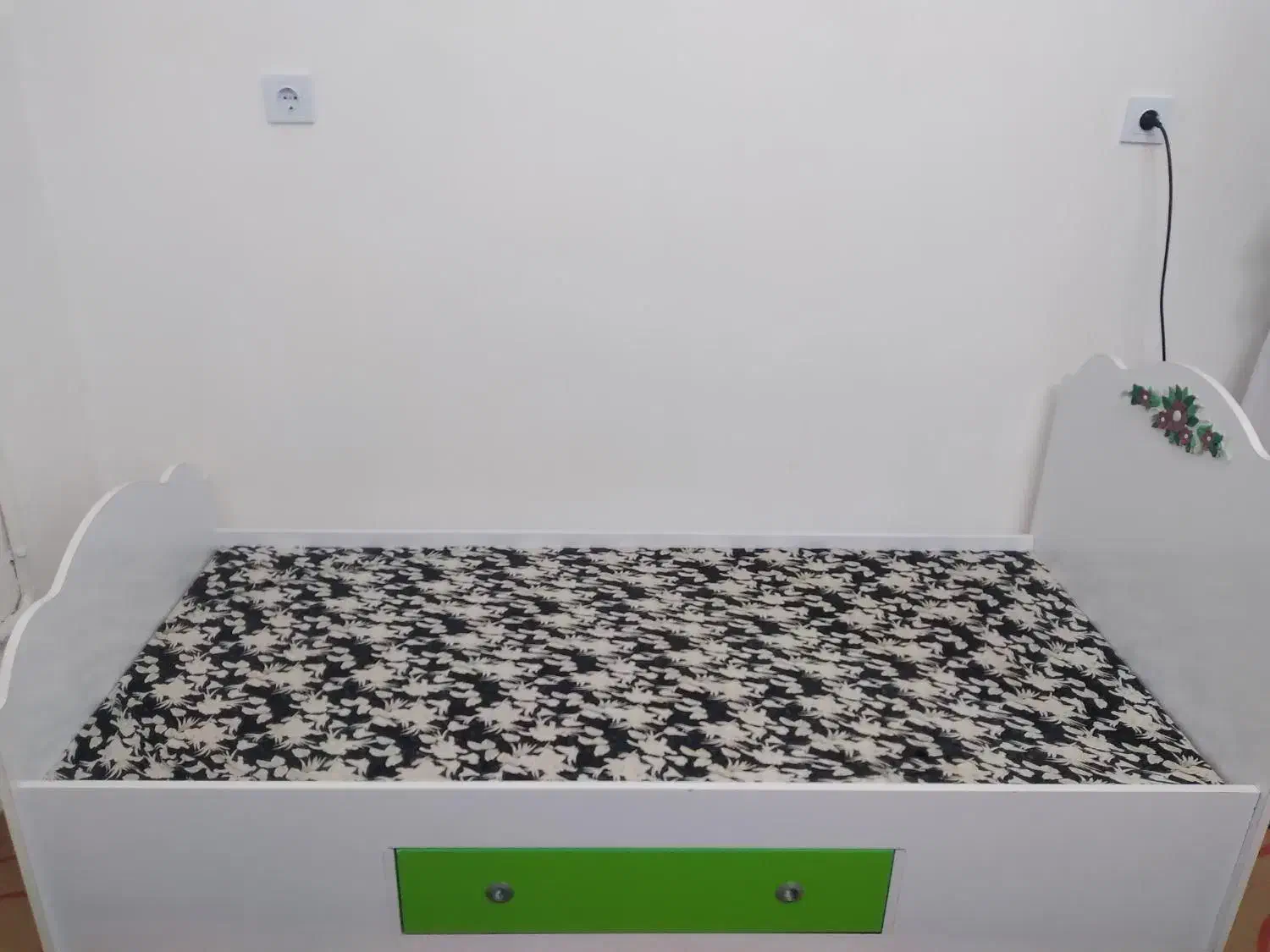 تخت|تخت و سرویس خواب|بیرجند, |دیوار