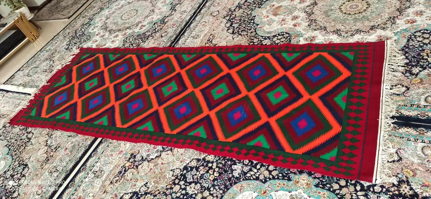 گلیم دستباف|گلیم، جاجیم، گبه|ری, سرتخت|دیوار