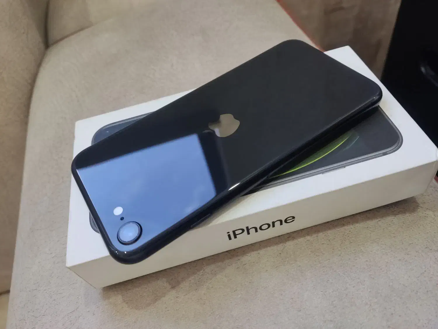 iphone SE 2020 128 GB|موبایل|رشت, توشیبا|دیوار