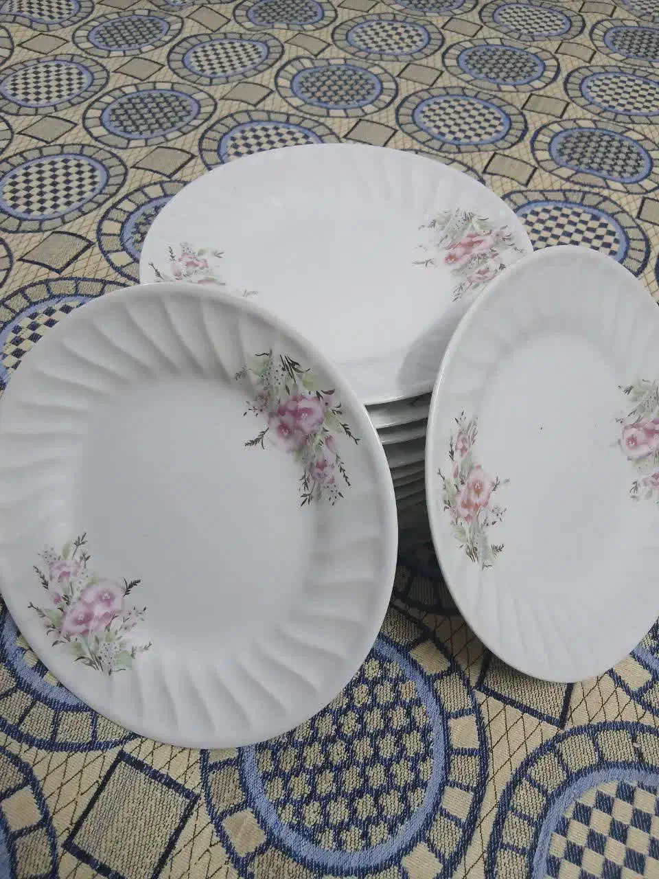 پیش دستی گل سرخ|ظروف پخت‌وپز|قم, آزادگان|دیوار