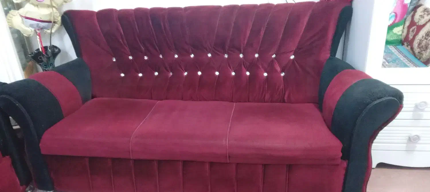 مبل ۸ نفره در حد نو همراه با ۸ عدد عسلی زیبا وشیک|مبلمان خانگی و میز عسلی|کوچصفهان, |دیوار