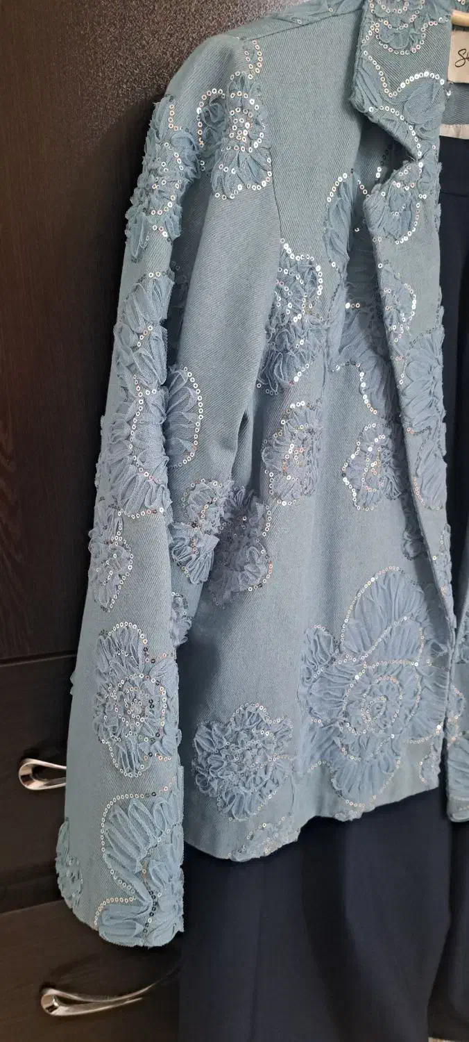 لباس زنانه|لباس|رشت, منظریه|دیوار