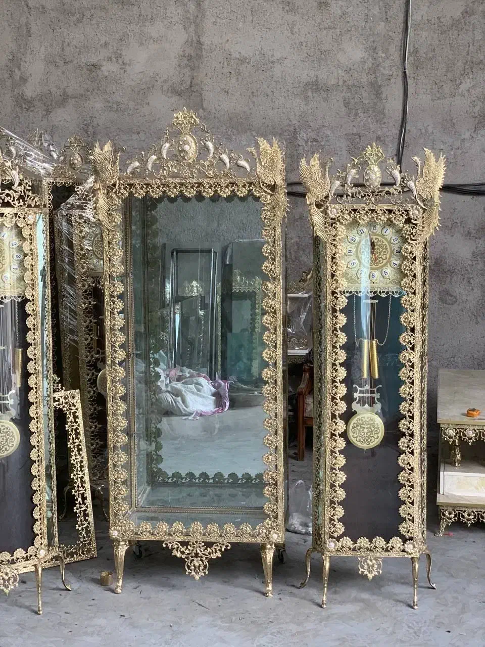 بوفه طاووس خور برنزی|بوفه، ویترین، کنسول|کرج, حصارک پایین|دیوار