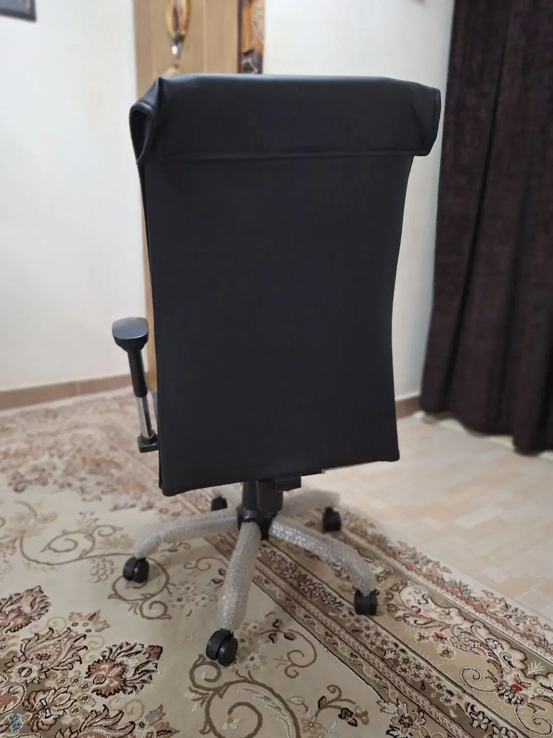 صندلی چرخ دار اداری/ قابل تنظیم ارتفاع|مبلمان اداری|رشت, پل تالشان|دیوار