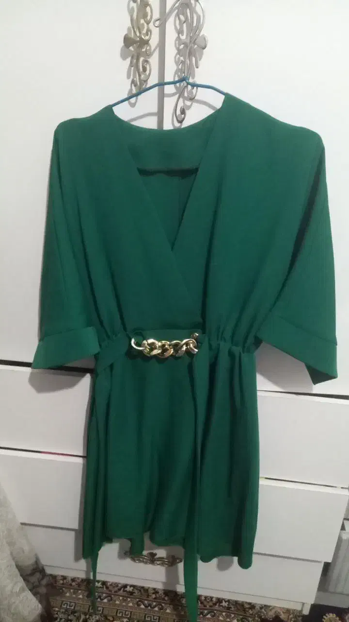 هودی، بارونی، مجلسی، ساحلی|لباس|اقبالیه, |دیوار