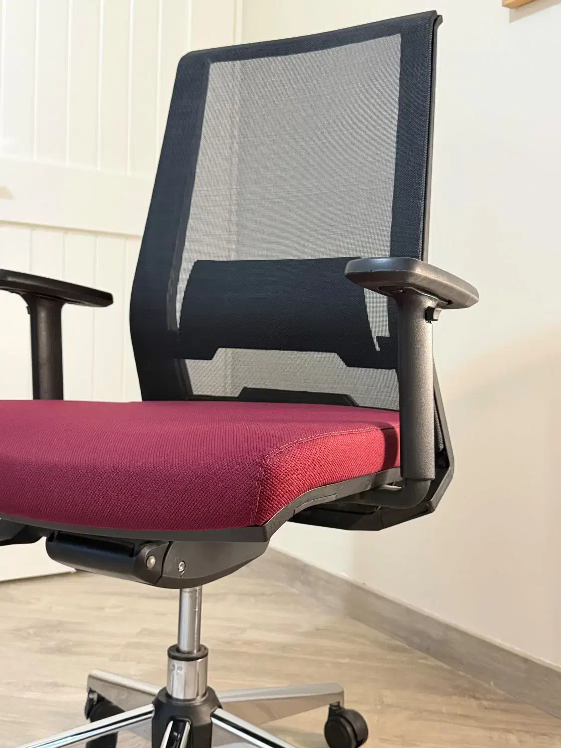 صندلی اداری ارگونومیک نیلپر نو نو|دفتر کار|گرگان, |دیوار