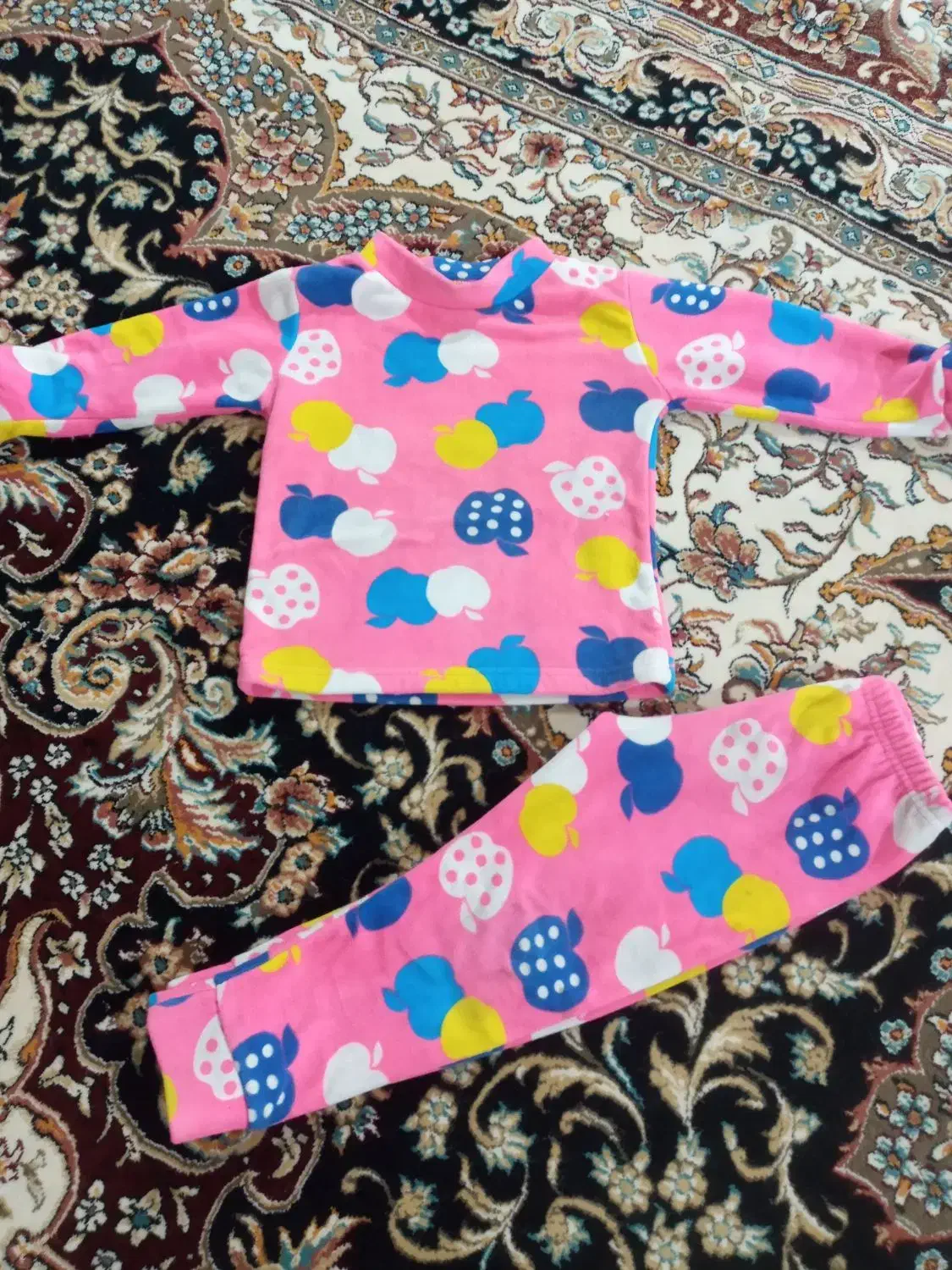 لباس|کفش و لباس بچه|یاسوج, |دیوار