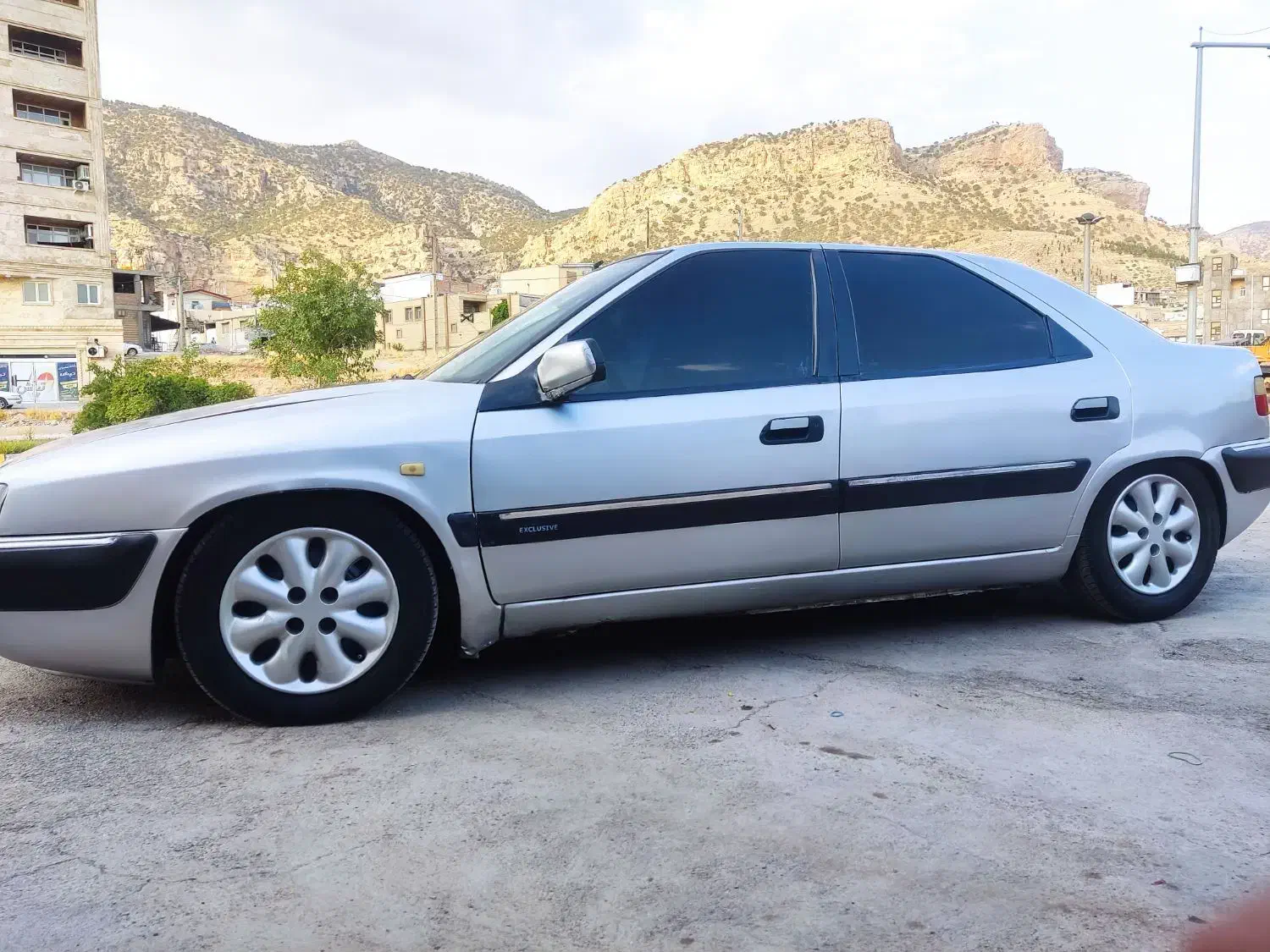 زانتیا نقره ای ۲هزار|خودرو سواری و وانت|ایلام, |دیوار