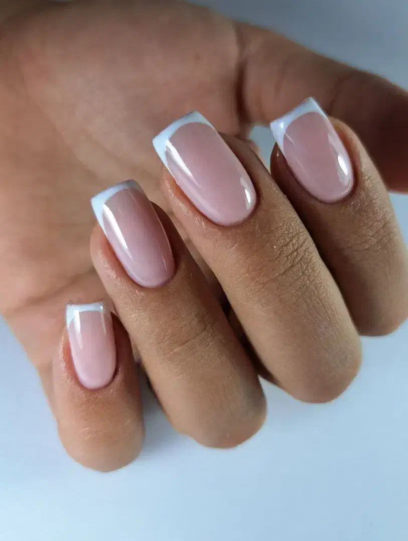 کاشت ناخن با قیمت مناسب و آموزش خدمات ناخن و میکاپ|خدمات آموزشی|قشم, |دیوار