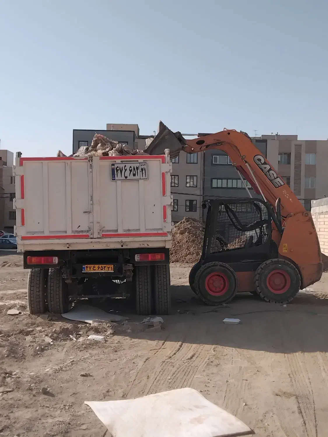 اجاره بابکت مینی بیل و خاور با بهترین قیمت|خدمات حمل و نقل|ملارد, |دیوار