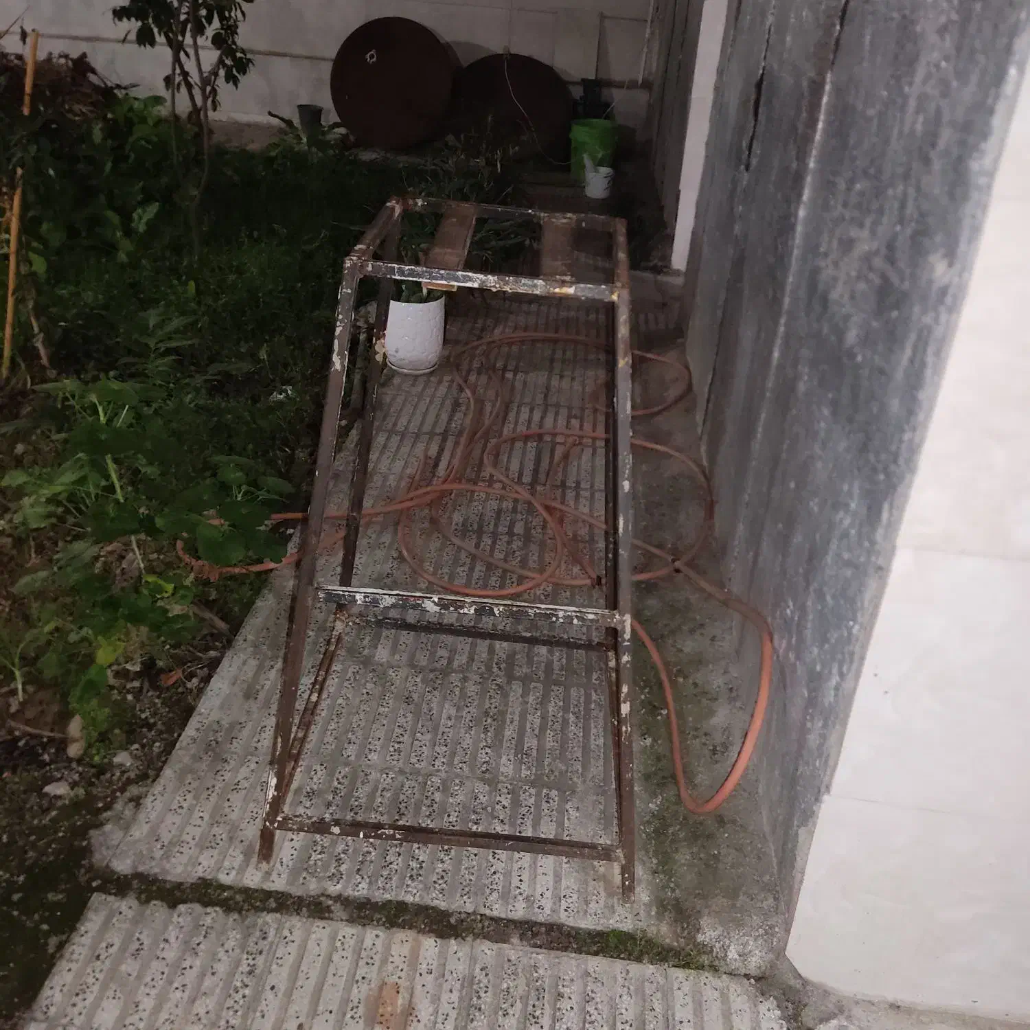 چهار پایه|ابزارآلات|گرگان, |دیوار