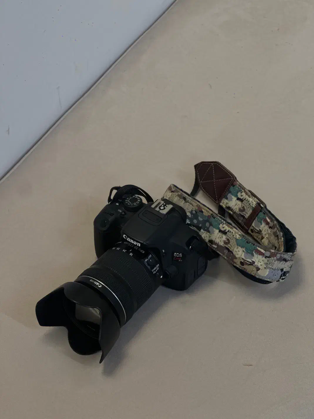 دوربین کنون 700 دی و لنز ۱۸.۱۳۵|دوربین عکاسی و فیلمبرداری|قم, بکایی|دیوار