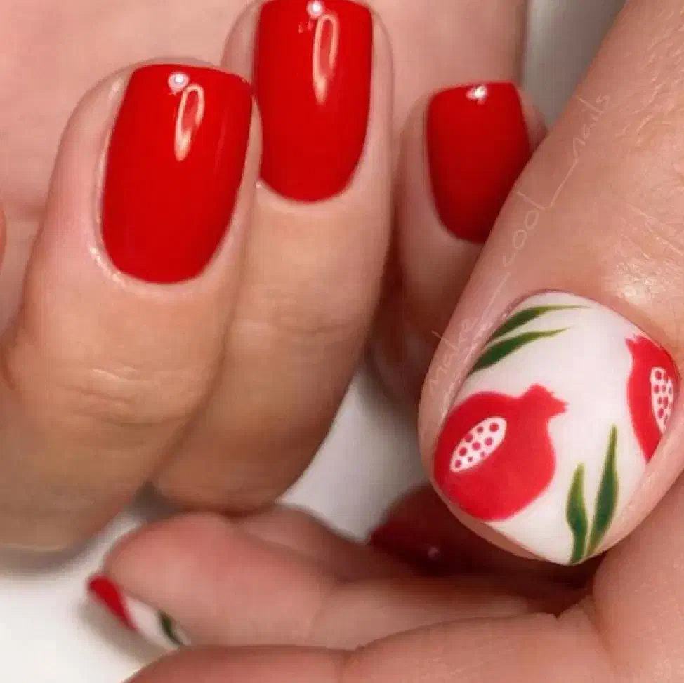 خدمات ناخن طرح یلدا و کریسمس فقط ۳۰۰|خدمات آرایشگری و زیبایی|بندر انزلی, کارآموزی|دیوار