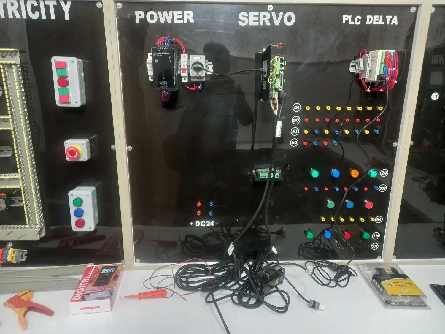 آموزش تخصصی اتوماسیون برق صنعتی با تجهیزات به روز|خدمات آموزشی|مرند, |دیوار