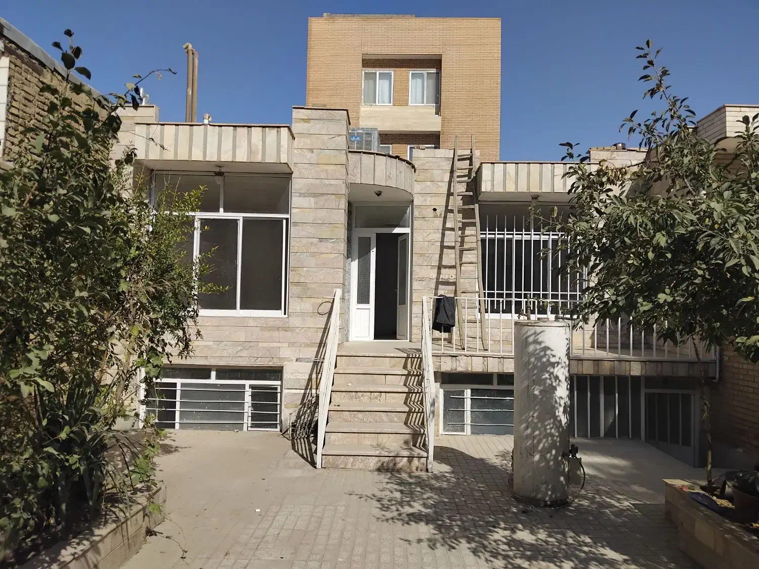 2طبقه ویلایی باهم/باسازی شده۱۷شهریور/مسکن زعفرانیه|اجارهٔ خانه و ویلا|نیشابور, هفده شهریور|دیوار