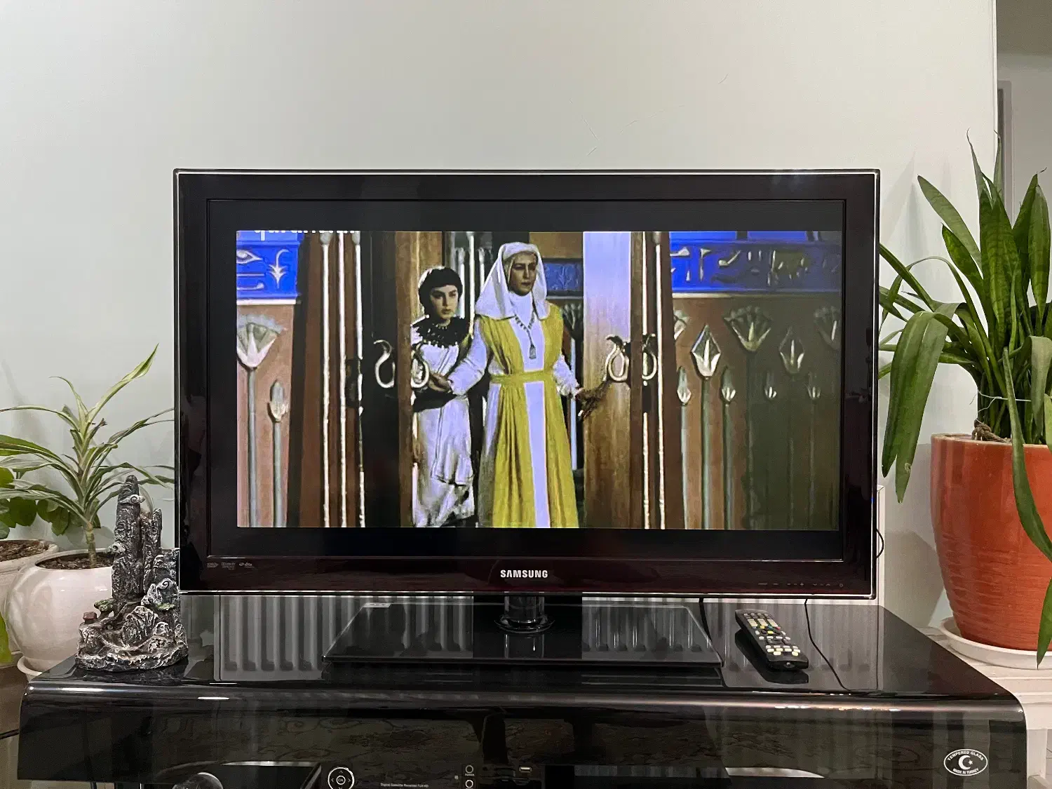 تلوزیون ال سی دی|تلویزیون و پروژکتور|هشتگرد, شهرک ولیعصر (مصلی)|دیوار