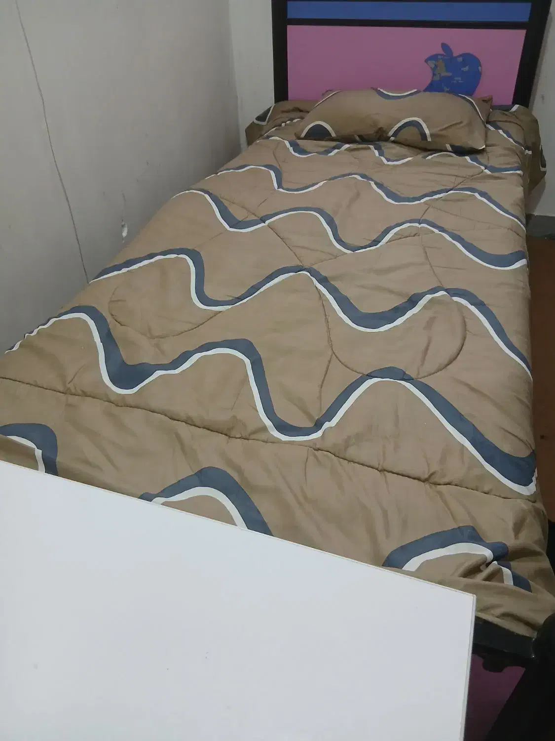 تخت خواب|تخت و سرویس خواب|مسجد سلیمان, |دیوار