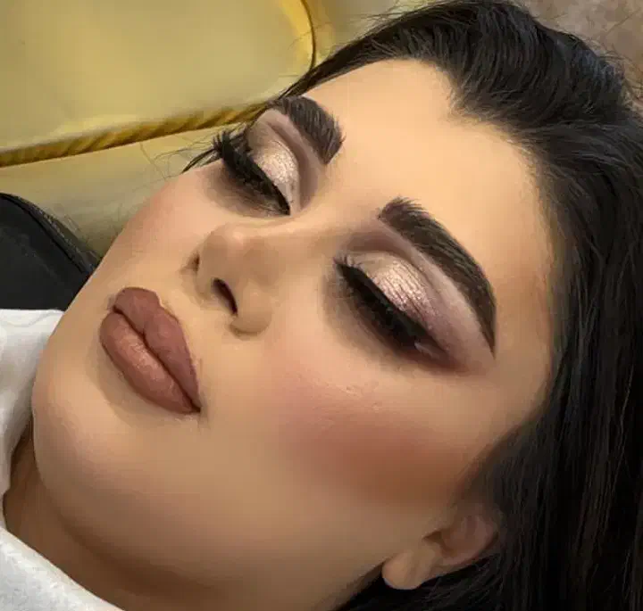 میکاپ و شنیون حرفه ای و قیمت مناسب|خدمات آرایشگری و زیبایی|کرمانشاه, |دیوار