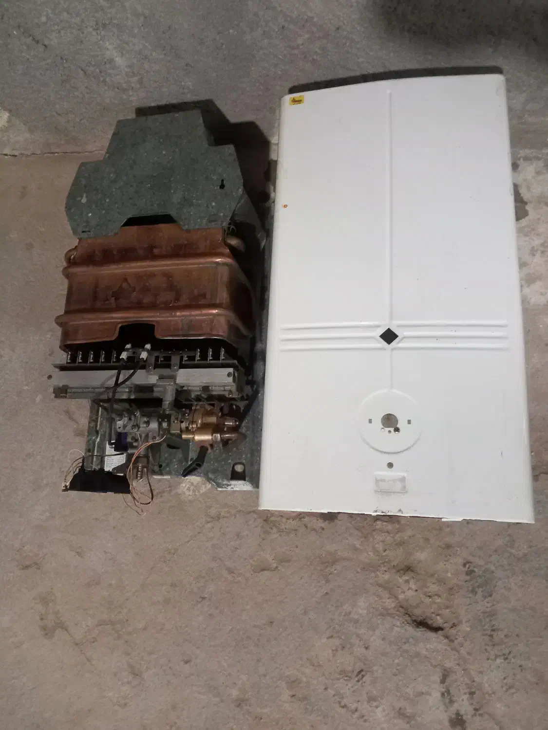 آبگرمکن دیواری بوتان ۳۲۱۵جدید خشک|آبگرمکن، پکیج، شوفاژ|زابل, |دیوار