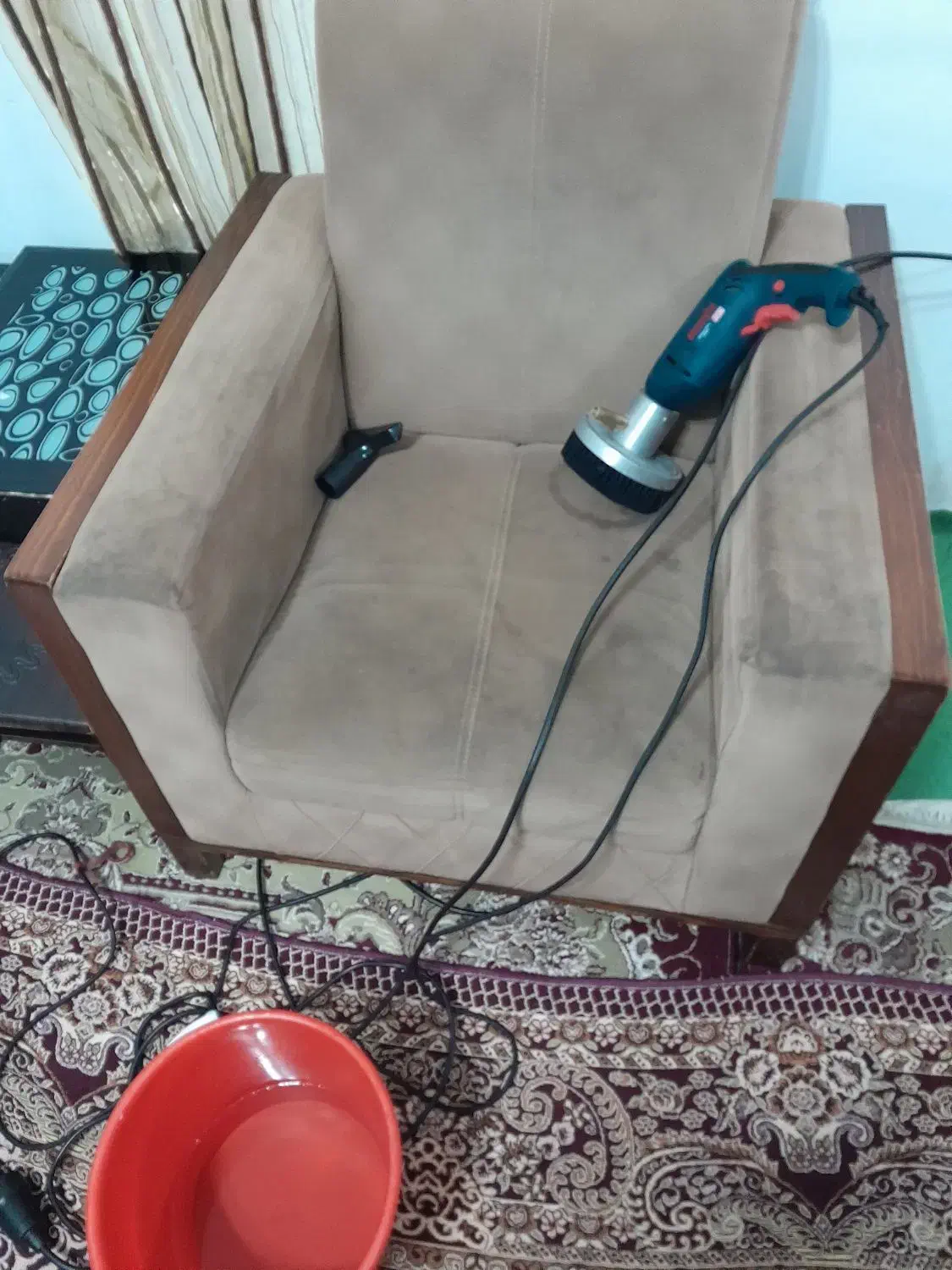 خدمات|خدمات نظافت|رشت, معلم|دیوار