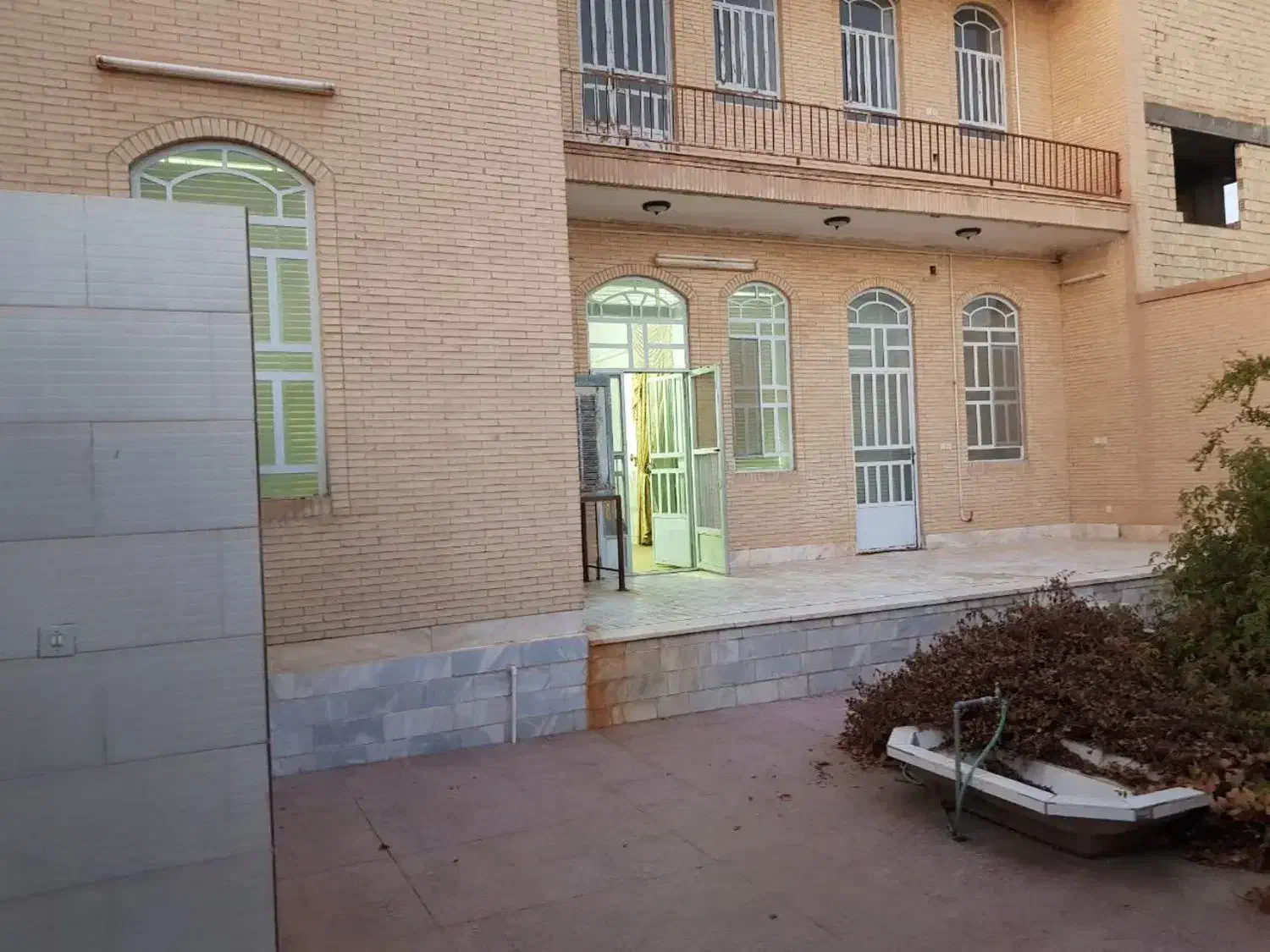 اجاره منزل همکف دربستی حیاط دارودومورد طبقه بالا|اجارهٔ خانه و ویلا|میبد, |دیوار