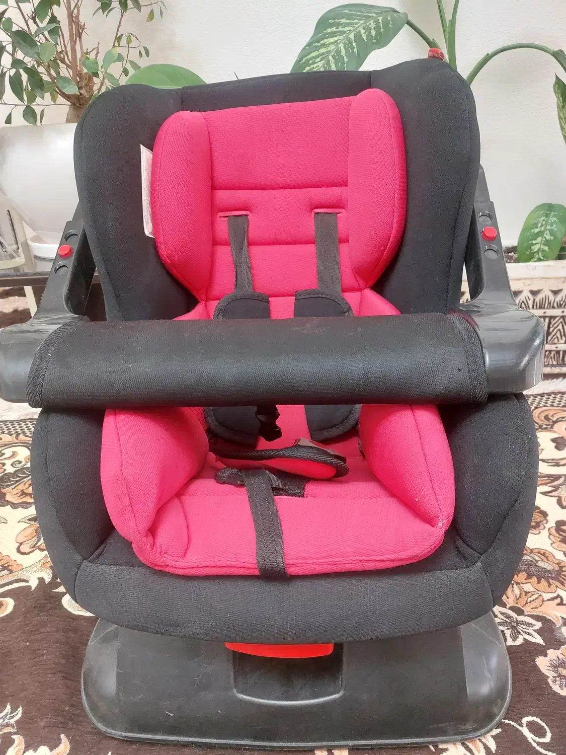 صندلی خودرو کودک دلیجان|تخت و صندلی بچه|پردیس, فاز ۳|دیوار