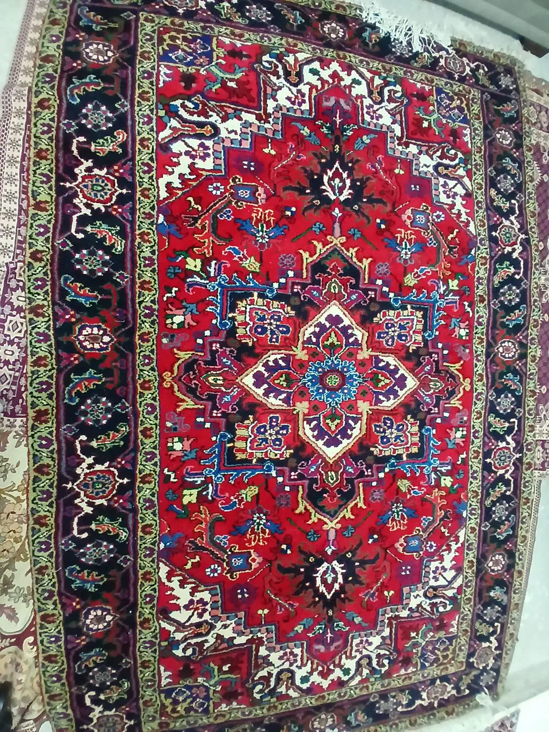 فرش دست باف بسیار تمیز خوش نقشه|فرش|بهارستان, |دیوار