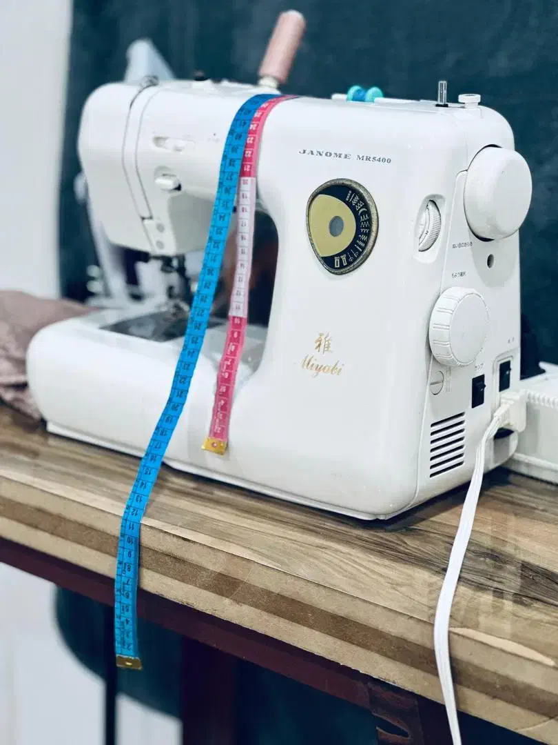 چرخ خیاطی ژانومه|چرخ خیاطی و ریسندگی|بندر گناوه, |دیوار