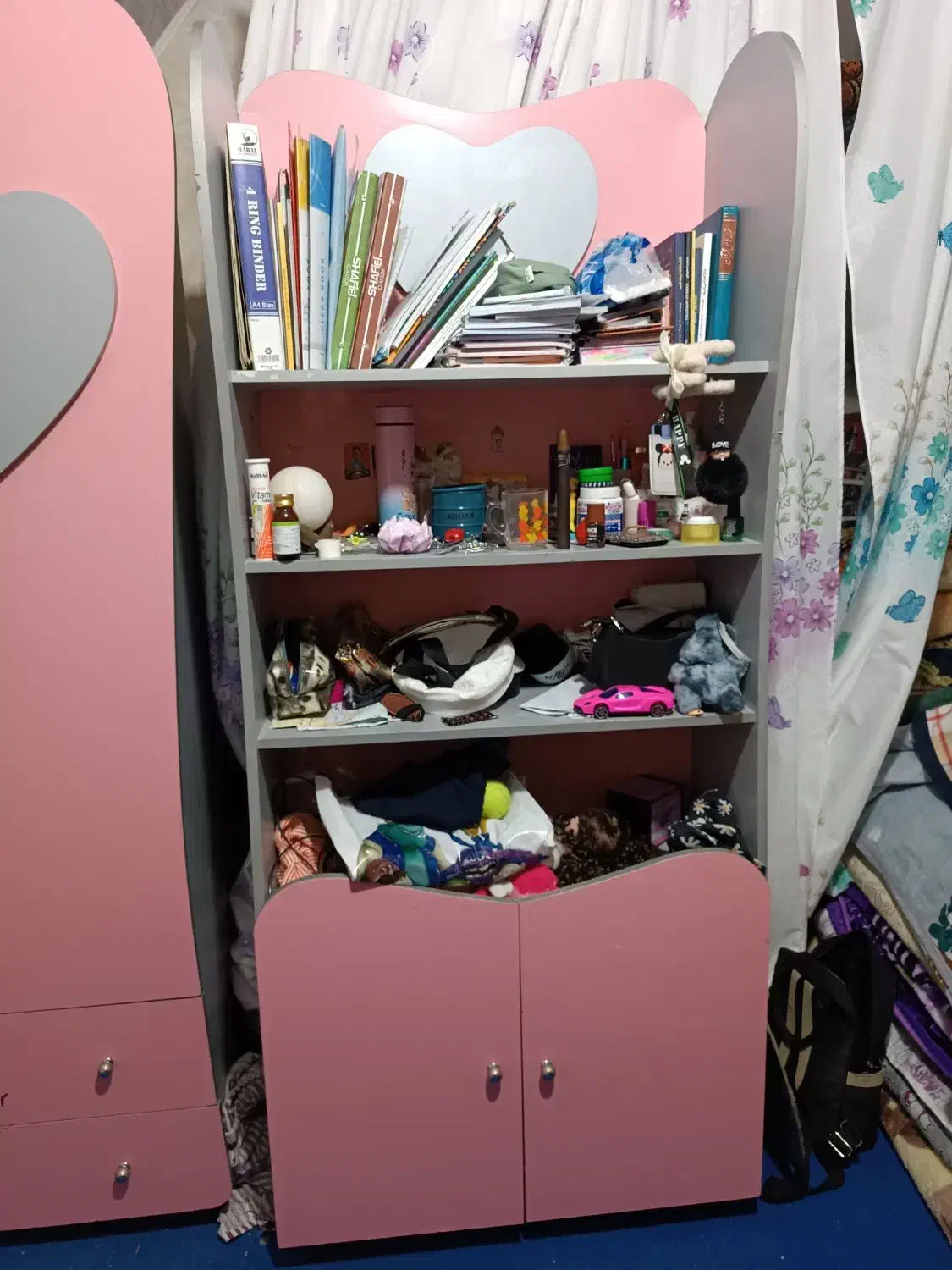 کمدوکتابخانه|تخت و سرویس خواب|شیراز, کوشک میدان|دیوار