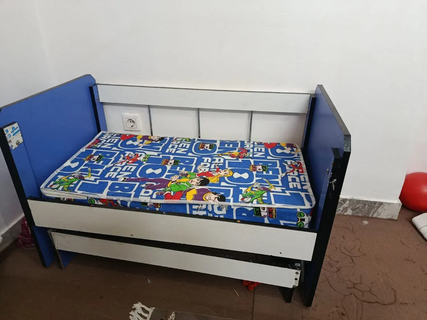 تخت کودک|تخت و صندلی بچه|قم, پردیسان|دیوار