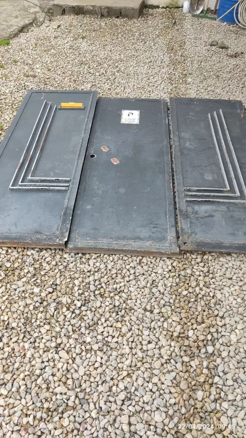 درب سه لنگه دست دوم|مصالح و تجهیزات ساختمان|آستارا, |دیوار